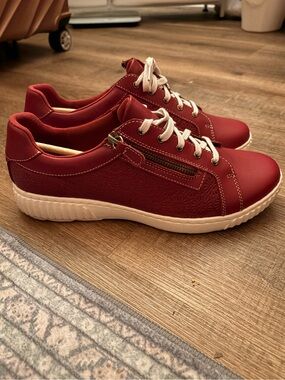 Clarks Womens Caroline Rio Laser-Cut Sneakers - Size 10W